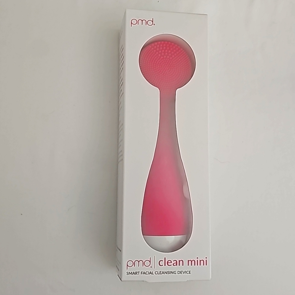 PMD Clean Mini Smart Facial Cleansing Tool New in Box $69 Retail. Travel size!